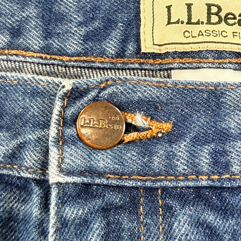 LL Bean Classic Fit Blue Jeans Mens 40x30 Medium Wash Denim Straight Leg 220626 - Picture 11 of 13
